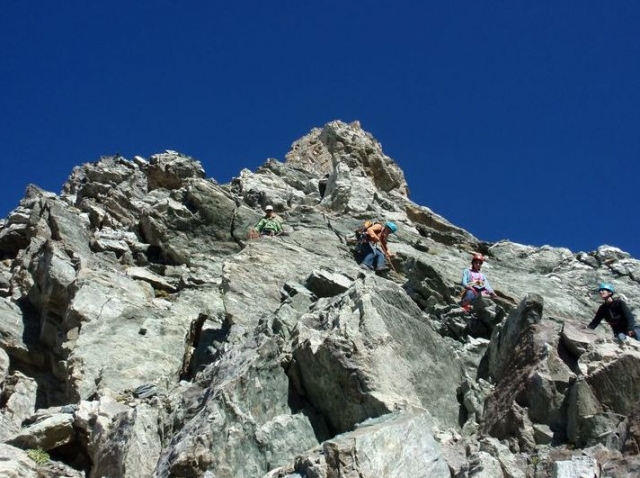  探索攀岩 悬崖学校或多段攀岩 